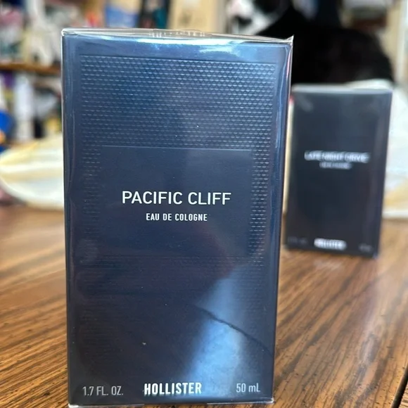 2 Hollister Colognes - Picture 2 of 3